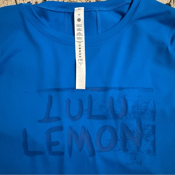 New With Tags, Lululemon Blue Abrasion-Resistant Train Tee, Size 12/XL - Picture 4 of 7